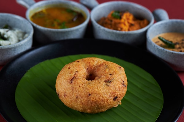 Crispy medu vada with coconut chutney